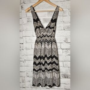 DKNYC Chevron V Neck Open Back Midi Dress Size 8